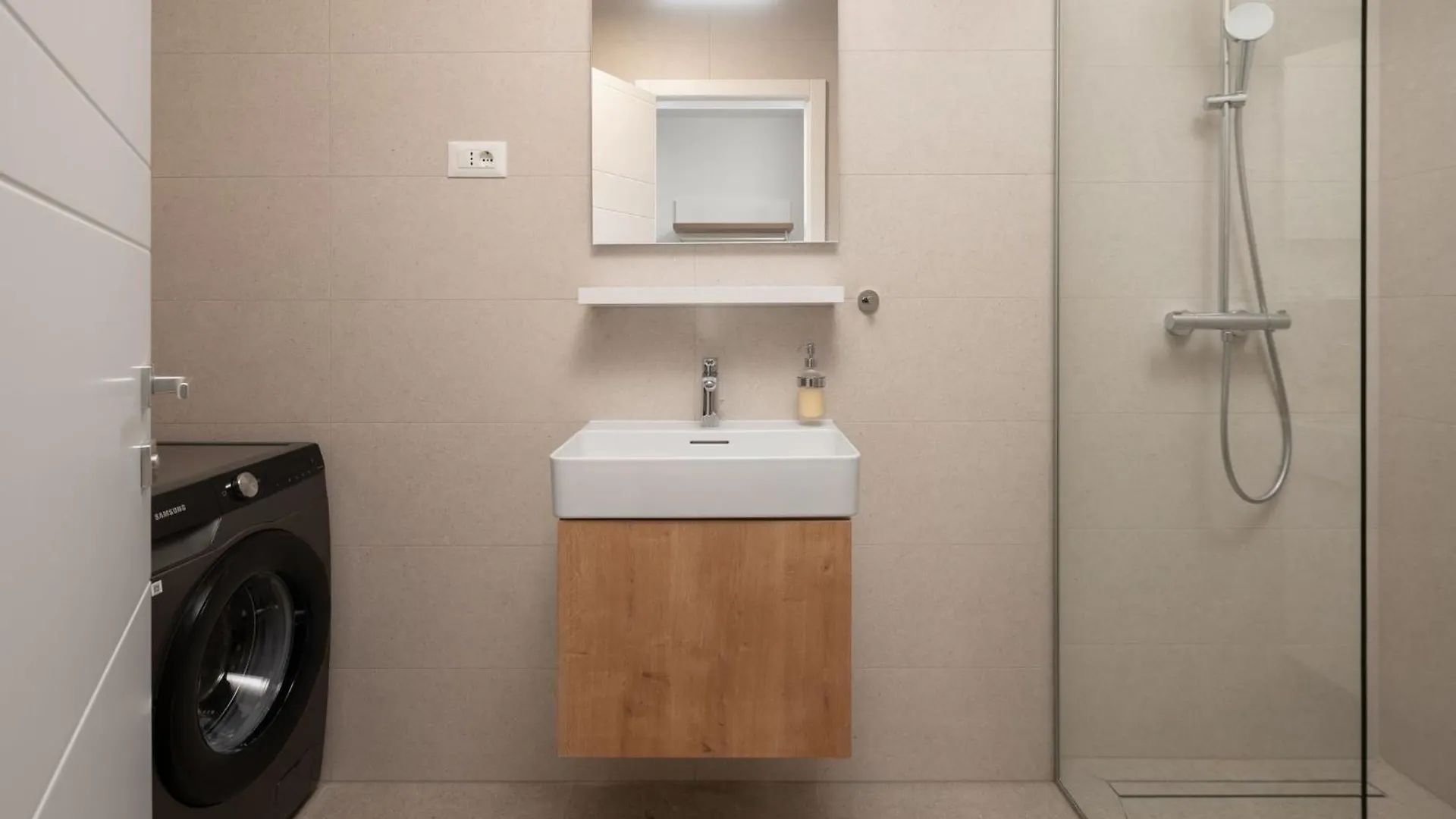 Apartment Mona - Dvosobni Stan 자다르