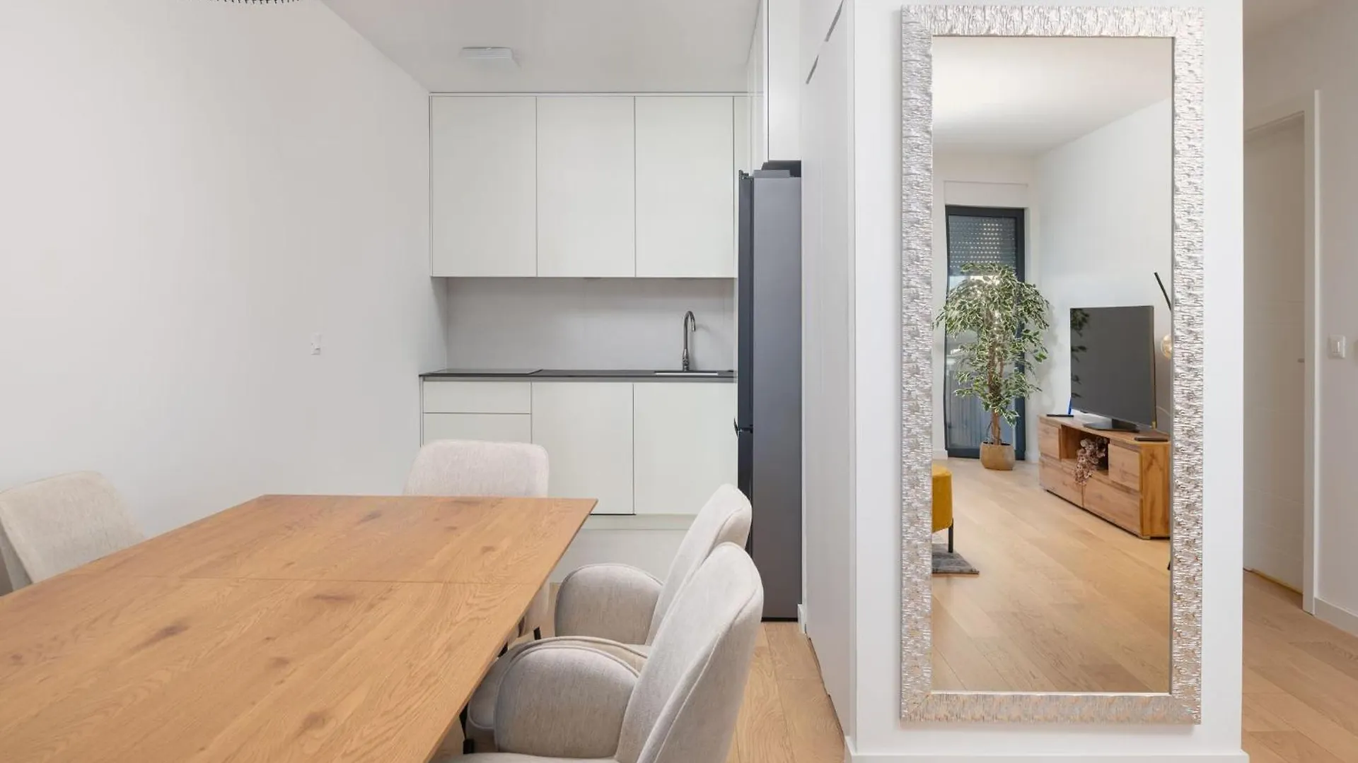 Apartment Mona - Dvosobni Stan 자다르